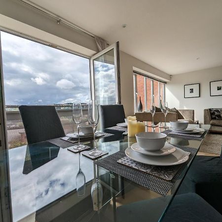 Quayside Apartment With Riverside Views & Parking Newcastle-upon-Tyne Extérieur photo